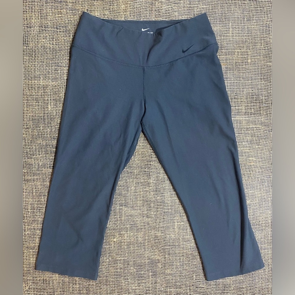 Nike Dri-fit Leggings Size Small Capri Dark Gray Inside Pocket Nike Swoosh
